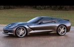 Автомобиль Corvette Stingray 2014 года выходит на трассу Gran Turismo®5